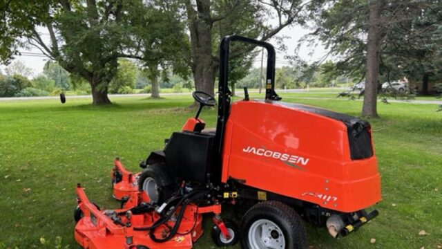 Jacobsen-R311T-Diesel-4WD-Wide-Area-Mower-4-800×600-1-2