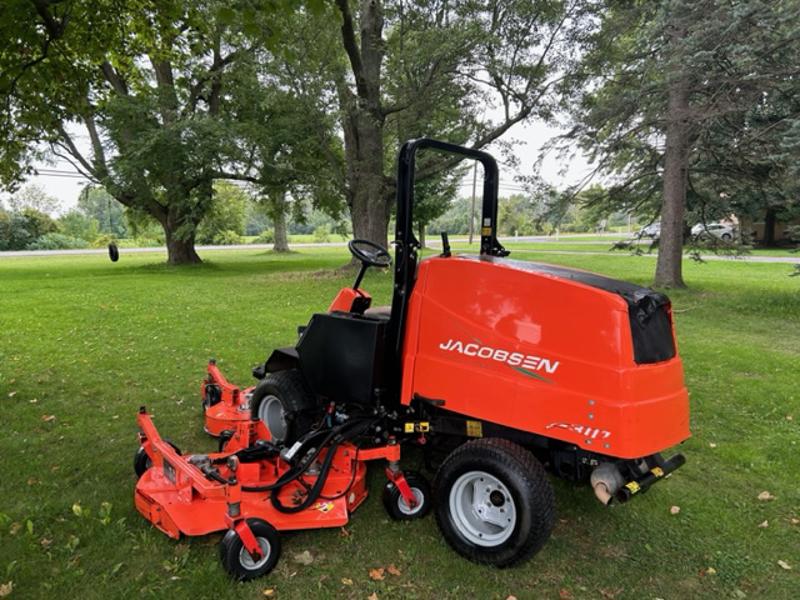 Jacobsen-R311T-Diesel-4WD-Wide-Area-Mower-4-800×600-1-2