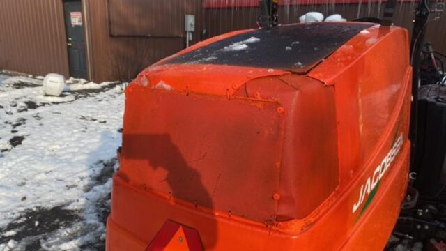 Jacobsen-R311T-Diesel-4WD-Wide-Area-Mower-4-800×600-1