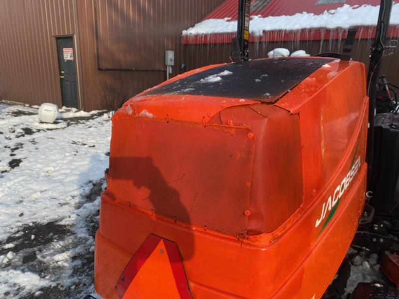 Jacobsen-R311T-Diesel-4WD-Wide-Area-Mower-4-800×600-1