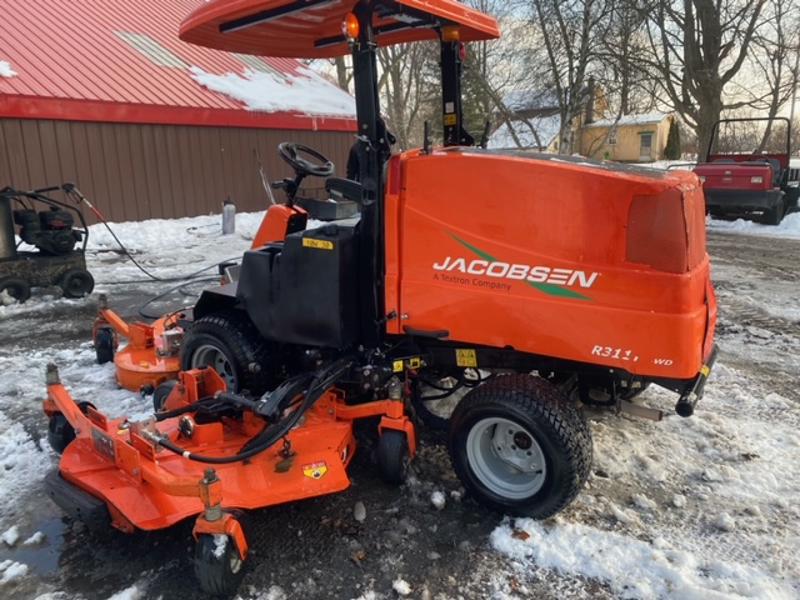 Jacobsen-R311T-Diesel-4WD-Wide-Area-Mower-7-800×600-1