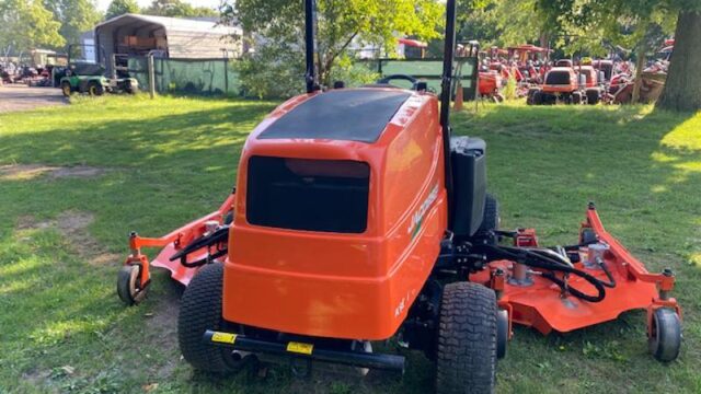 Jacobsen-R311T-Diesel-4WD-Wide-Area-Mower-9-800×600-1-1