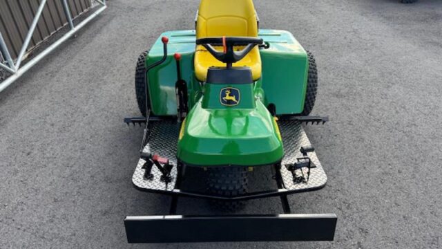 John-Deere-1200A-Bunker-And-Field-Rake-1-800×600-1