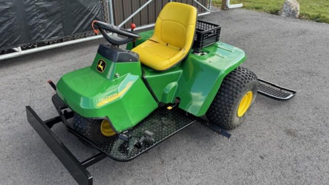 John-Deere-1200A-Bunker-And-Field-Rake-2-800×600-1