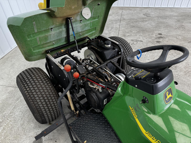 John-Deere-1200A-Bunker-and-Field-Rake-1-800×600-1