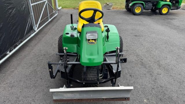 John-Deere-1200H-Gas-3WD-Bunker-and-Field-Rake-1-800×600-1-1