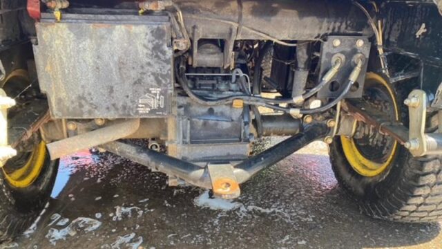 John-Deere-Pro-Gator-2WD-Gas-Utility-Vehicle-3-800×600-1