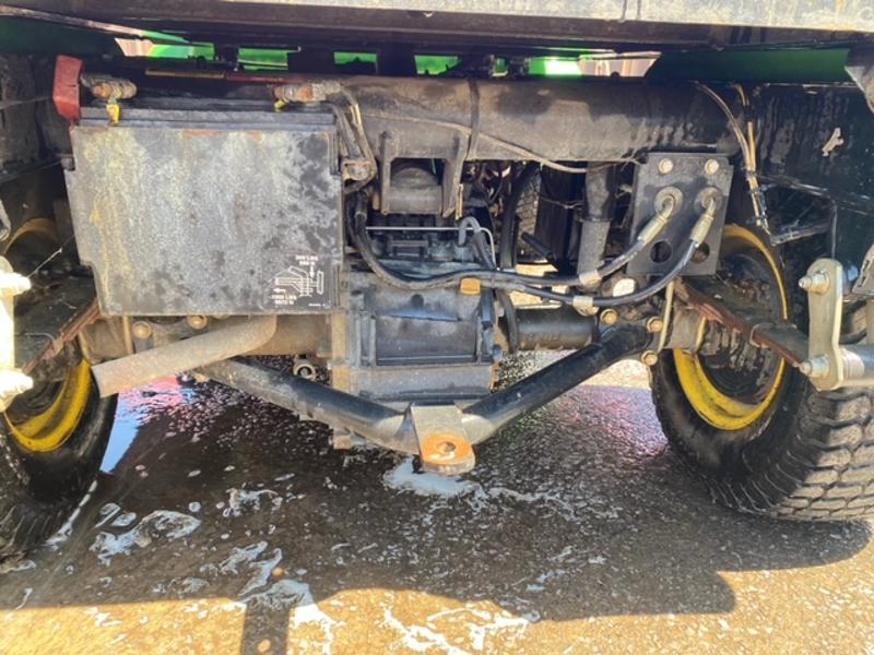 John-Deere-Pro-Gator-2WD-Gas-Utility-Vehicle-3-800×600-1