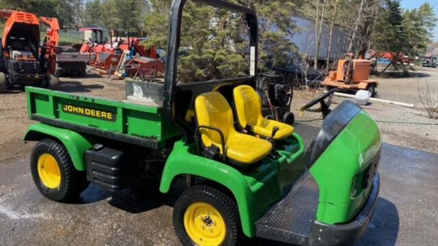 John-Deere-Pro-Gator-2WD-Gas-Utility-Vehicle-5-800×600-1