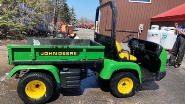 John-Deere-Pro-Gator-2WD-Gas-Utility-Vehicle-6-800×600-1
