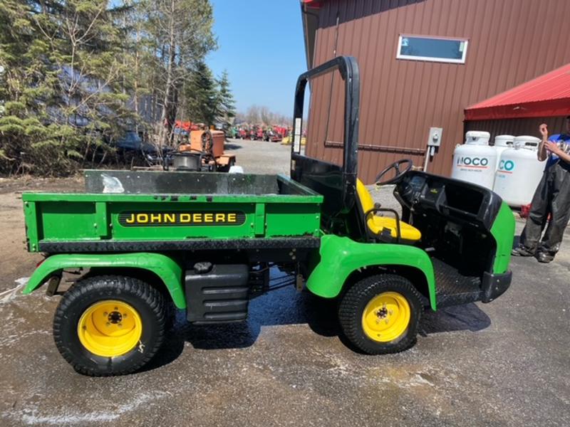 John-Deere-Pro-Gator-2WD-Gas-Utility-Vehicle-6-800×600-1