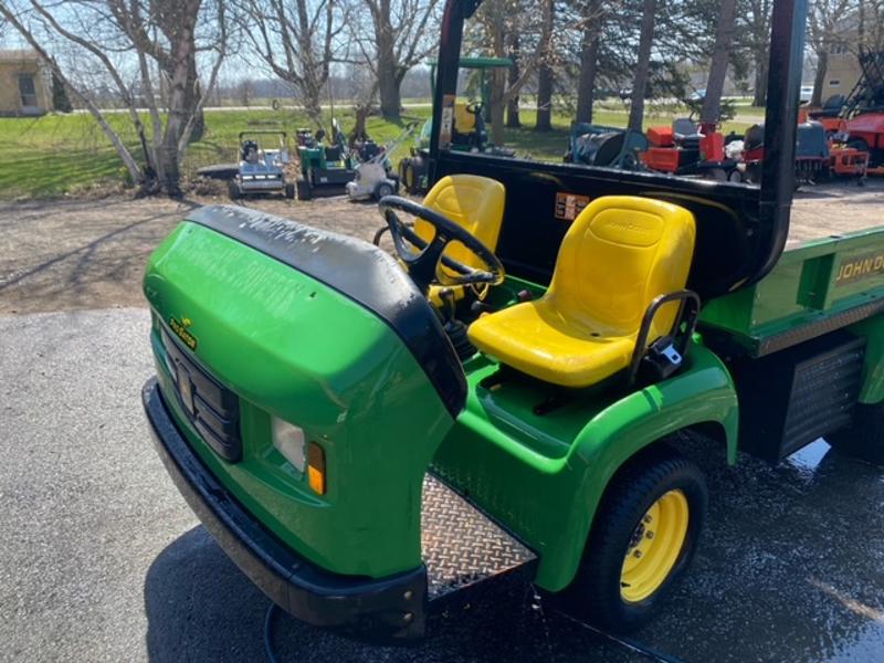 John-Deere-Pro-Gator-2WD-Gas-Utility-Vehicle-7-800×600-1