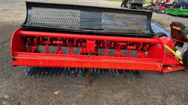Redexim-Verti-Core-2100-Tractor-Driven-Aerator-3-800×600-1