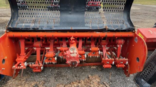 Redexim-Verti-Drain-7521-Tractor-Driven-Aerator-3-800×600-1