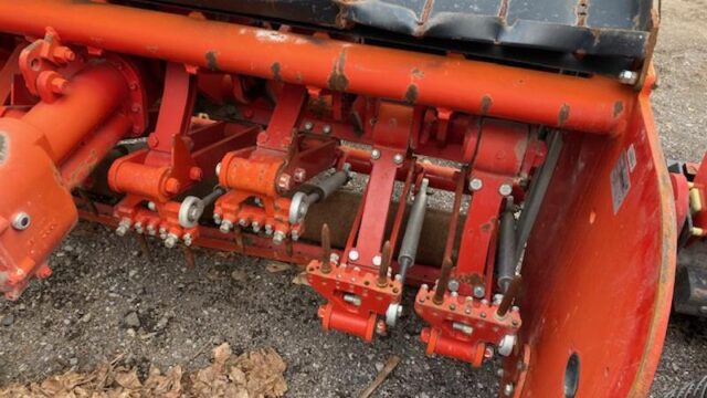 Redexim-Verti-Drain-7521-Tractor-Driven-Aerator-4-800×600-1