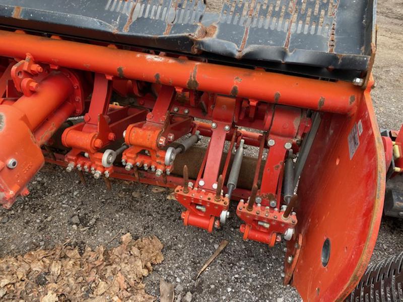 Redexim-Verti-Drain-7521-Tractor-Driven-Aerator-4-800×600-1