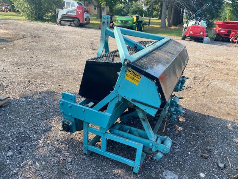 Soil-Reliever-60-Tractor-Mounted-PTO-Driven-Aerator-3-800×600-1