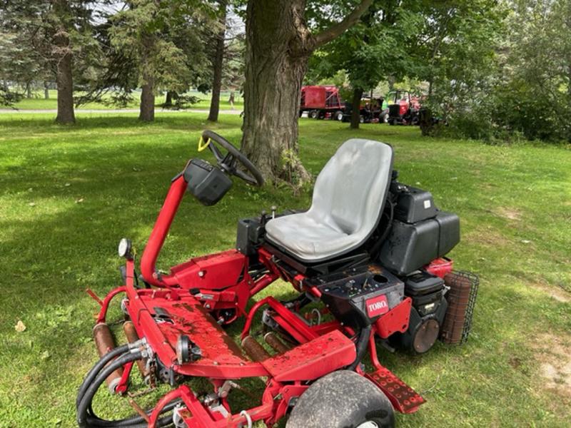 Toro-3150-Triplex-Greens-Mower-2-800×600-1