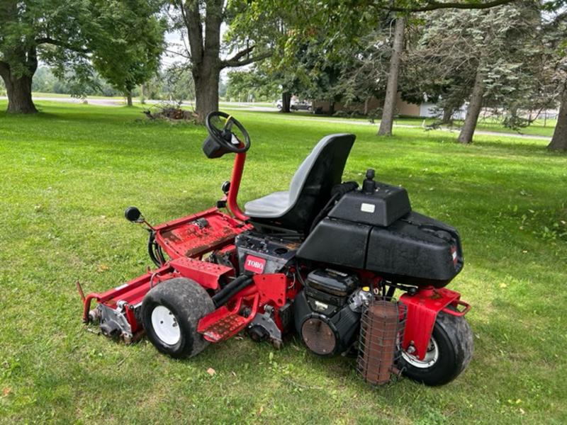 Toro-3150-Triplex-Greens-Mower-3-800×600-1