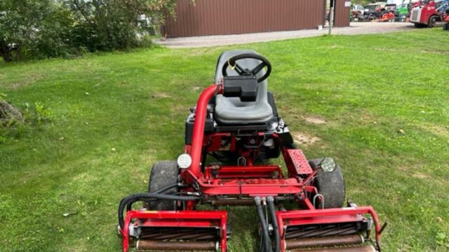 Toro-3150-Triplex-Greens-Mower-5-800×600-1