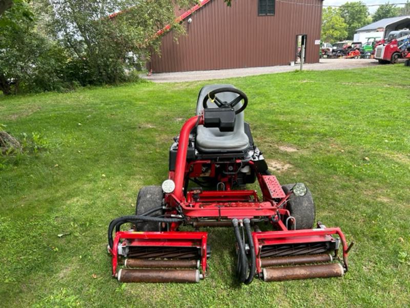 Toro-3150-Triplex-Greens-Mower-5-800×600-1