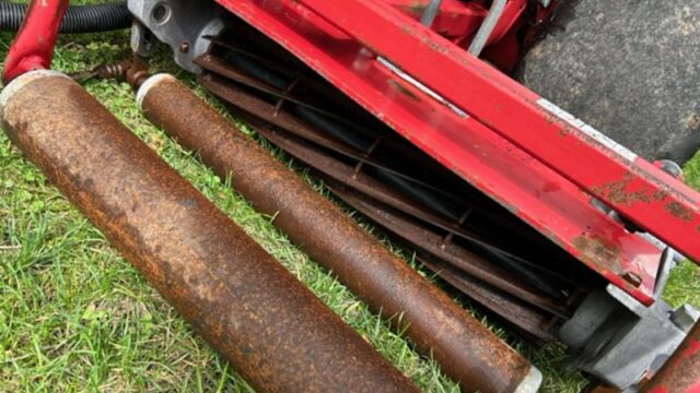 Toro-3150-Triplex-Greens-Mower-6-800×600-1