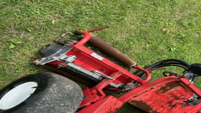 Toro-3150-Triplex-Greens-Mower-7-800×600-1
