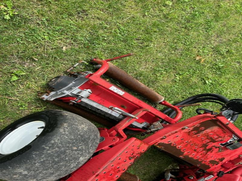 Toro-3150-Triplex-Greens-Mower-7-800×600-1