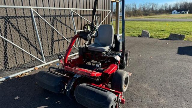 Toro-Greensmaster-3150-Gas-2WD-Greens-Mower-1-800×600-1