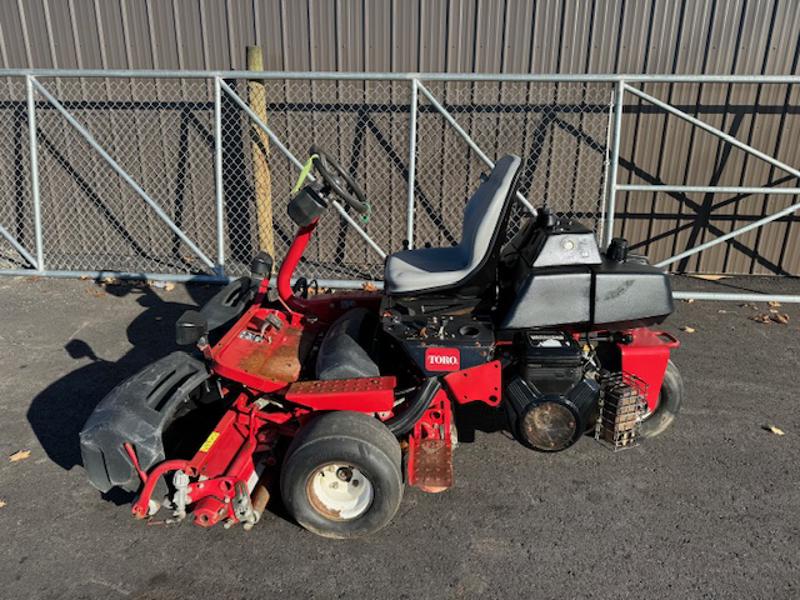Toro-Greensmaster-3150-Gas-2WD-Greens-Mower-2-800×600-1-1