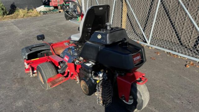 Toro-Greensmaster-3150-Gas-2WD-Greens-Mower-3-800×600-1-1
