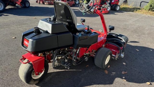 Toro-Greensmaster-3150-Gas-2WD-Greens-Mower-4-800×600-1-1