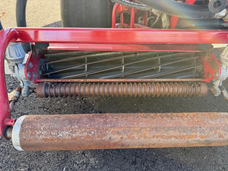 Toro-Greensmaster-3150-Gas-2WD-Greens-Mower-5-800×600-1-1