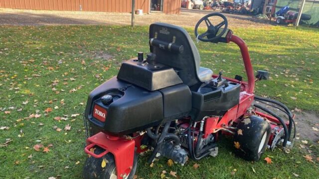 Toro-Greensmaster-3150-Q-2WD-Greens-Mower-1-800×600-1