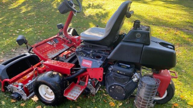 Toro-Greensmaster-3150-Q-2WD-Greens-Mower-5-800×600-1