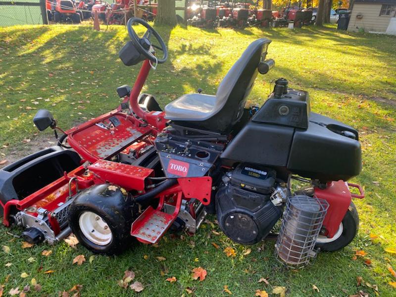 Toro-Greensmaster-3150-Q-2WD-Greens-Mower-5-800×600-1