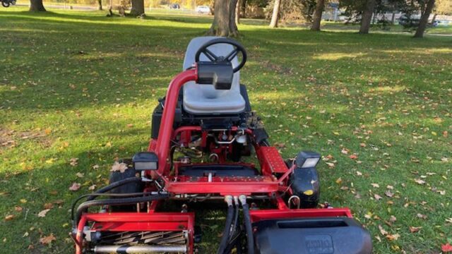 Toro-Greensmaster-3150-Q-2WD-Greens-Mower-7-800×600-1