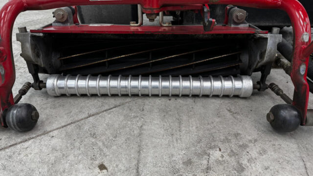 Toro-Greensmaster-3250-Diesel-3WD-Greensmower-10-800×600-1