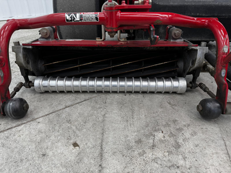 Toro-Greensmaster-3250-Diesel-3WD-Greensmower-10-800×600-1