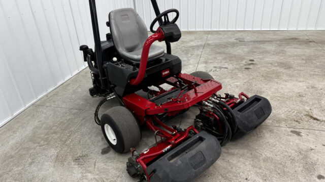 Toro-Greensmaster-3250-Diesel-3WD-Greensmower-11-800×600-1