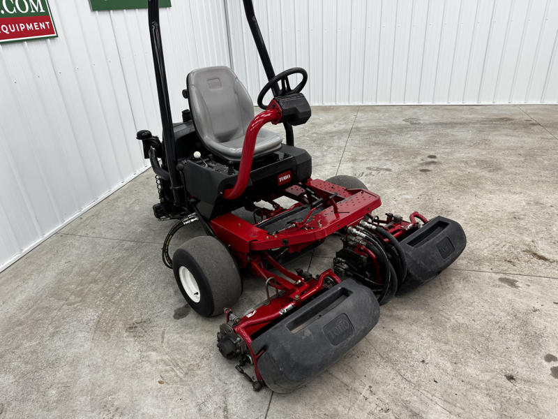 Toro-Greensmaster-3250-Diesel-3WD-Greensmower-11-800×600-1