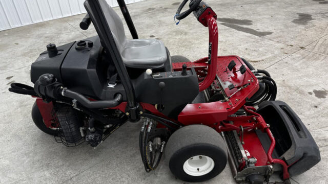 Toro-Greensmaster-3250-Diesel-3WD-Greensmower-8-800×600-1