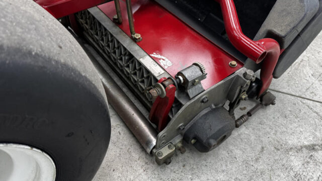 Toro-Greensmaster-3250-Diesel-3WD-Greensmower-9-800×600-1