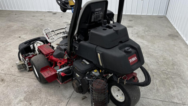 Toro-Greensmaster-3320-Hybrid-3WD-Gas-w_-Electric-Reels-6-800×600-1