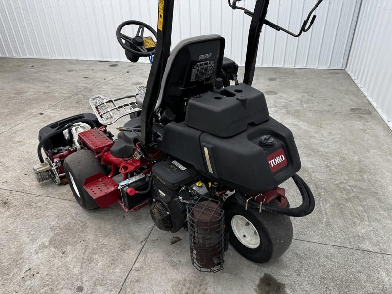 Toro-Greensmaster-3320-Hybrid-3WD-Gas-w_-Electric-Reels-6-800×600-1