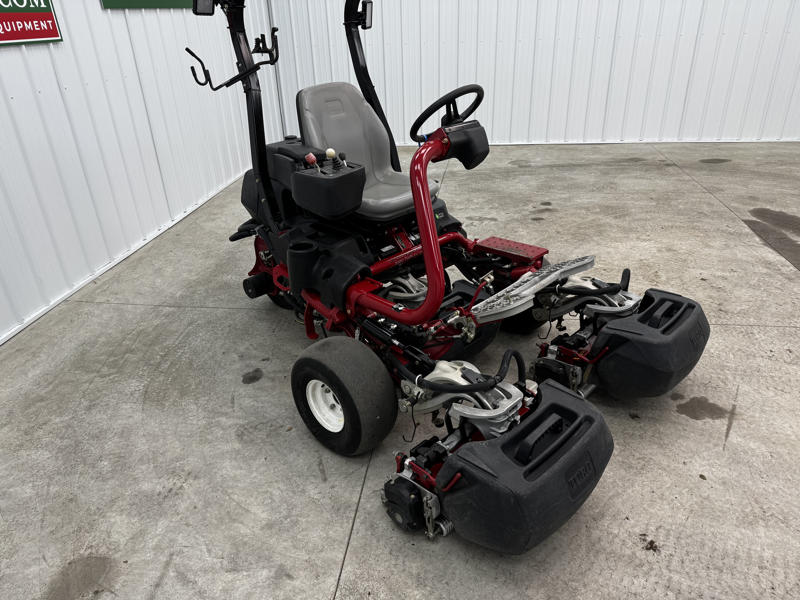 Toro-Greensmaster-3320-Hybrid-3WD-Gas-w_-Electric-Reels-7-800×600-1