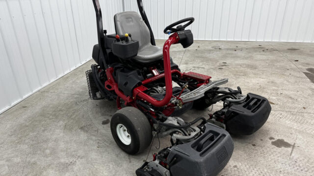 Toro-Greensmaster-Triflex-3420-Hybrid-Diesel-3WD-Electric-Reel-Greens-Mower-6-1024×768-1