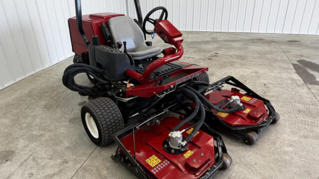 Toro-Groundsmaster-3500-Diesel-3WD-Contouring-Mower-1-800×600-1
