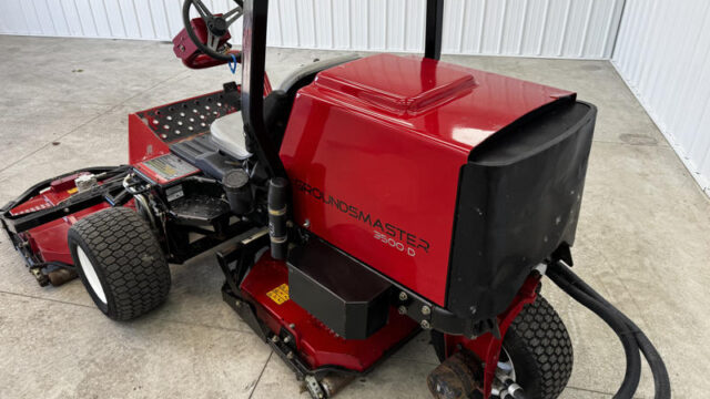 Toro-Groundsmaster-3500-Diesel-3WD-Contouring-Mower-3-800×600-1