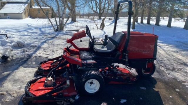 Toro-Groundsmaster-3505-Diesel-2WD-Contouring-Rotary-Mower-1-800×600-1